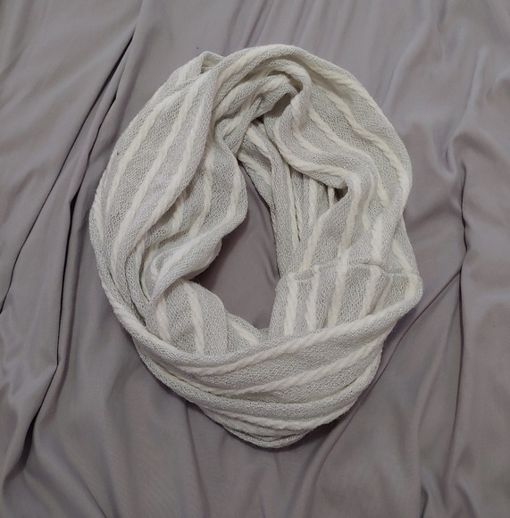 Vanity gray/silver &white infinity scarf - Picture 1 of 4